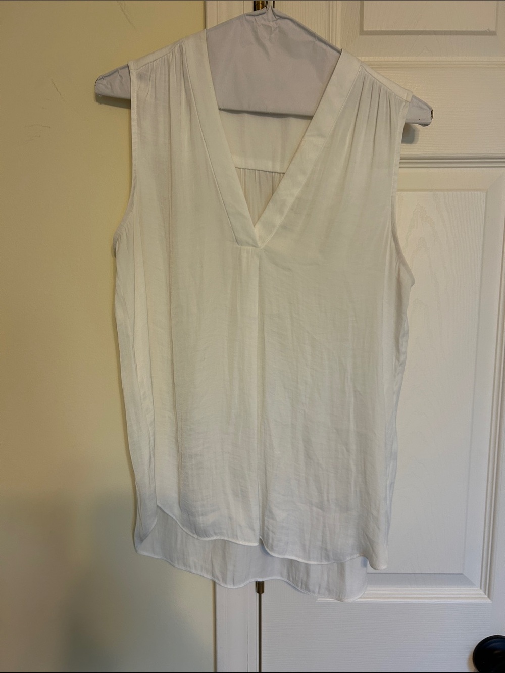 Vince Camuto white v neck top